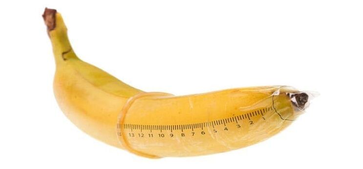 Pomiar bananów symuluje powiększanie penisa za pomocą sody
